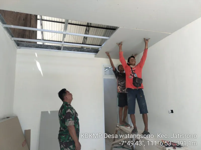 Babinsa Jatisrono Intensif Dampingi Pembangunan KDKMP, Dorong Percepatan Ekonomi Desa